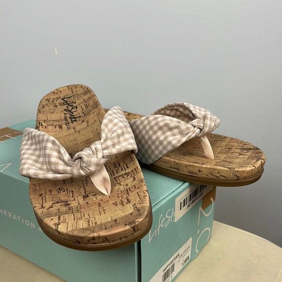 Lifestride Happy flip flop sandal new in box size 10 WIDE - Picture 1 of 6